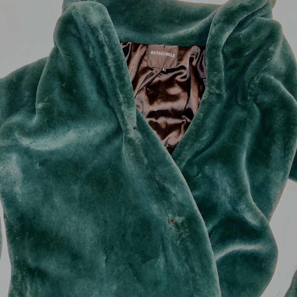 Emerald green faux fur coat from Rut & Circle - Picture 3 of 4